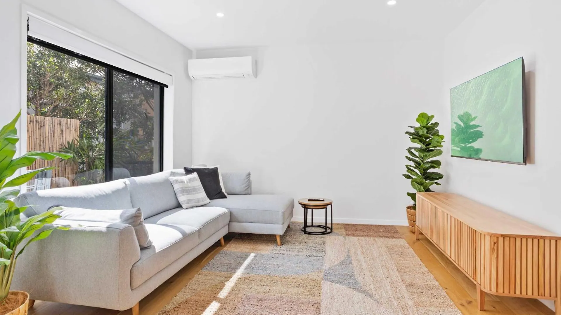 Private Burleigh Retreat, Short Walk To Beach Χρυσή Ακτή